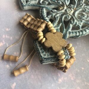 Wood Flower & Bead Bracelet
